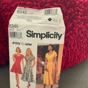 Vintage ladies dress pattern size P or 12-16